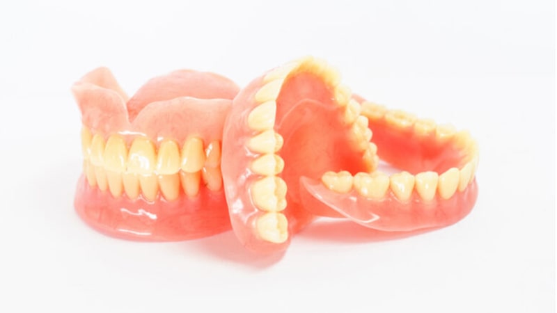 دندان مصنوعی مناسب برای جایگزینی دندانهای از دست رفته