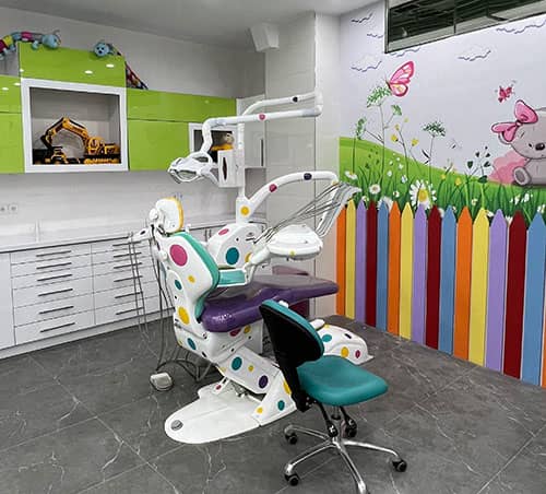 فضای دندانپزشکی کودکان در کلینیک بابکان شهریار